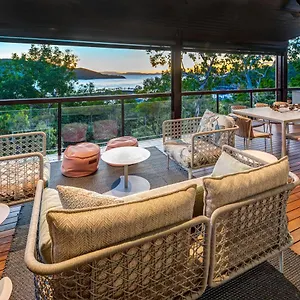 Point Blue On By Hiha Hamilton Island