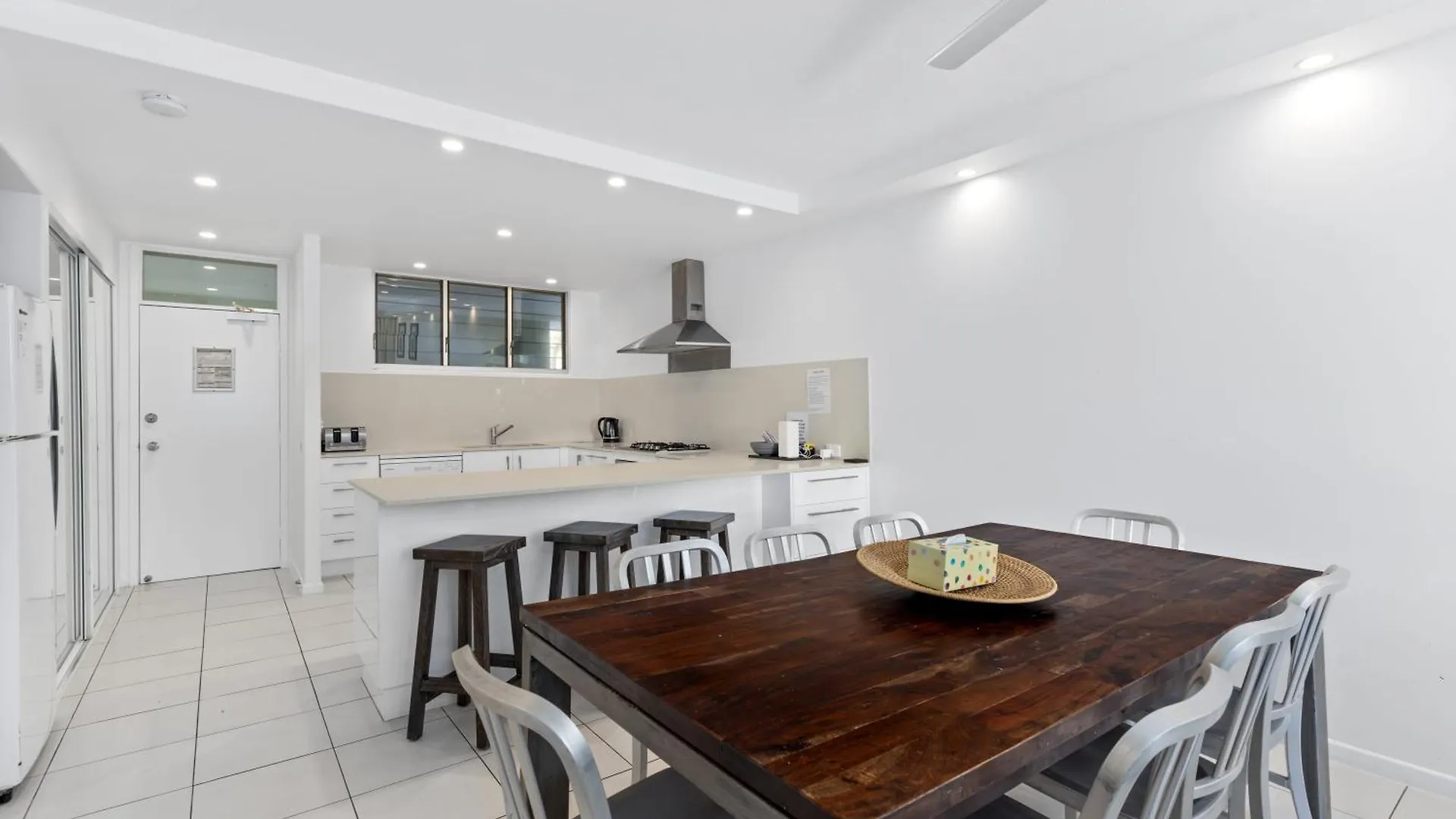 Lagoon Apartments On Hamilton Island By Hiha