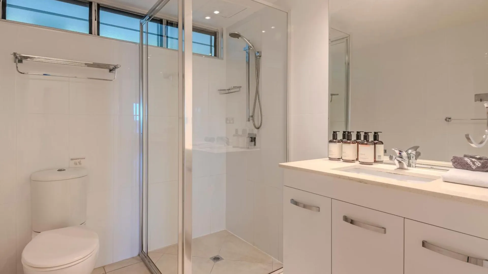 Lagoon Apartments On Hamilton Island By Hiha